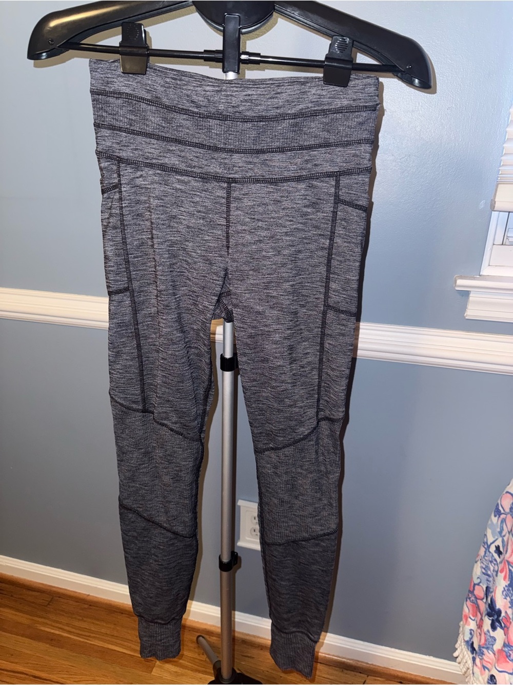 Athleta Heather Gray Ribbed Pocket Leggings Tights Size M